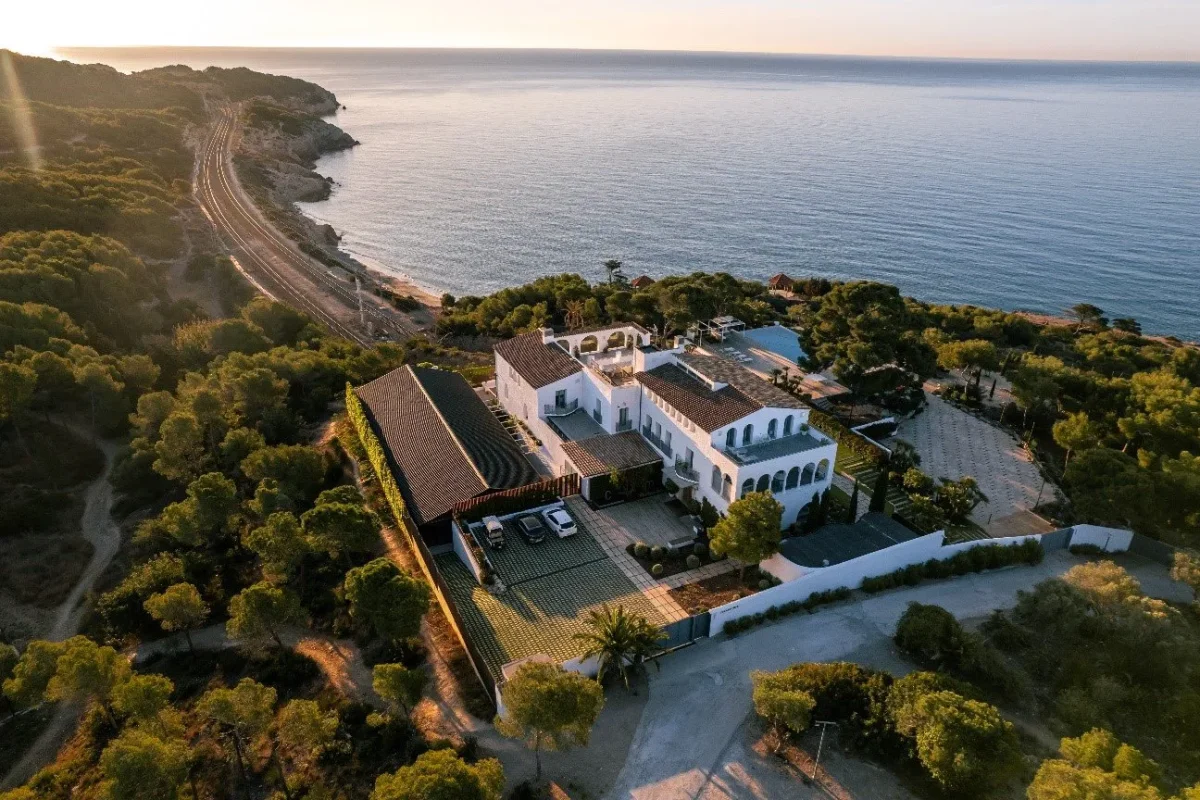 Le Mer wedding venue in Barcelona, Sitges Spain