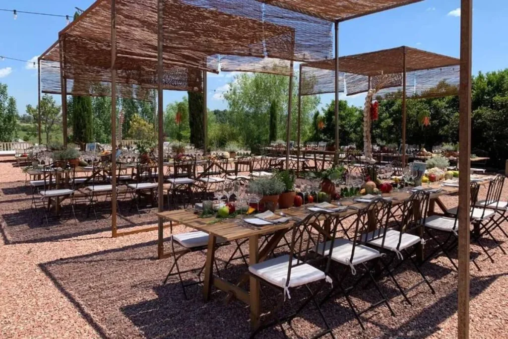 cal loma exterior table area