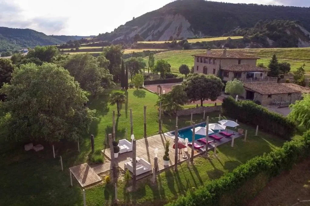 cal lomas venue setting