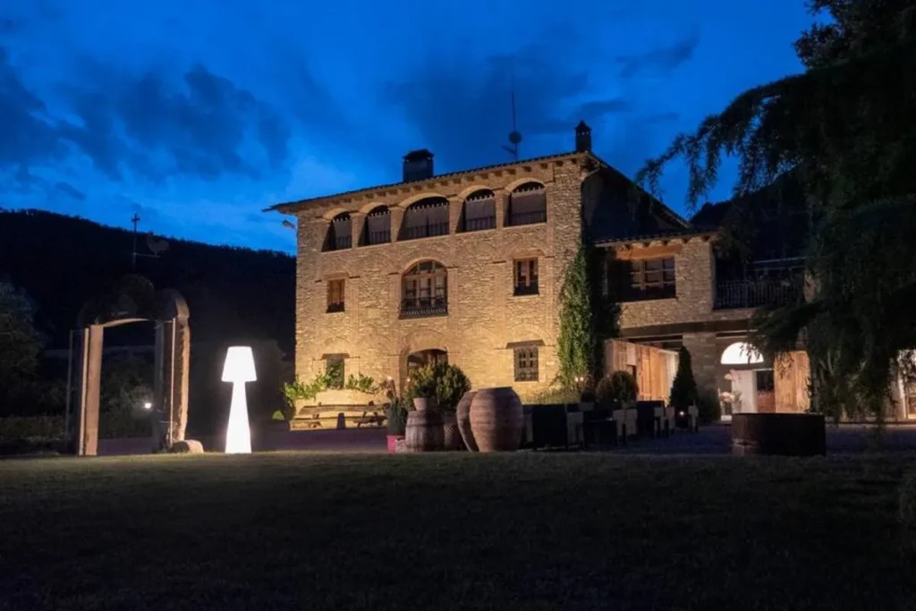 cal lomas wedding site in night