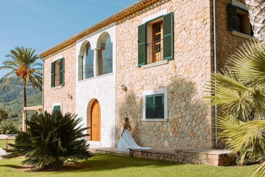 Bride in rustic villa in mallorca
