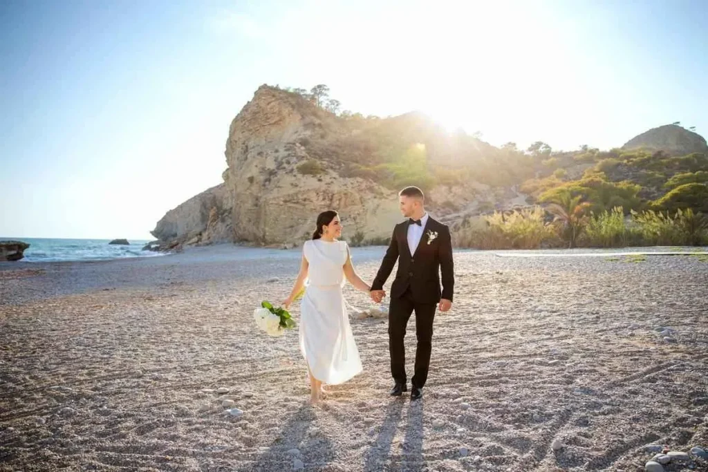 Villajoyosa hotel Montiboli couple photo in sand